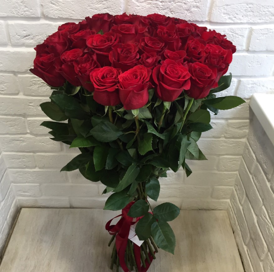 Букет Красные розы Гран При в Усть-Калманке