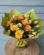 Букет цветов из:  Альстромерии и Розы в Усть-Калманке