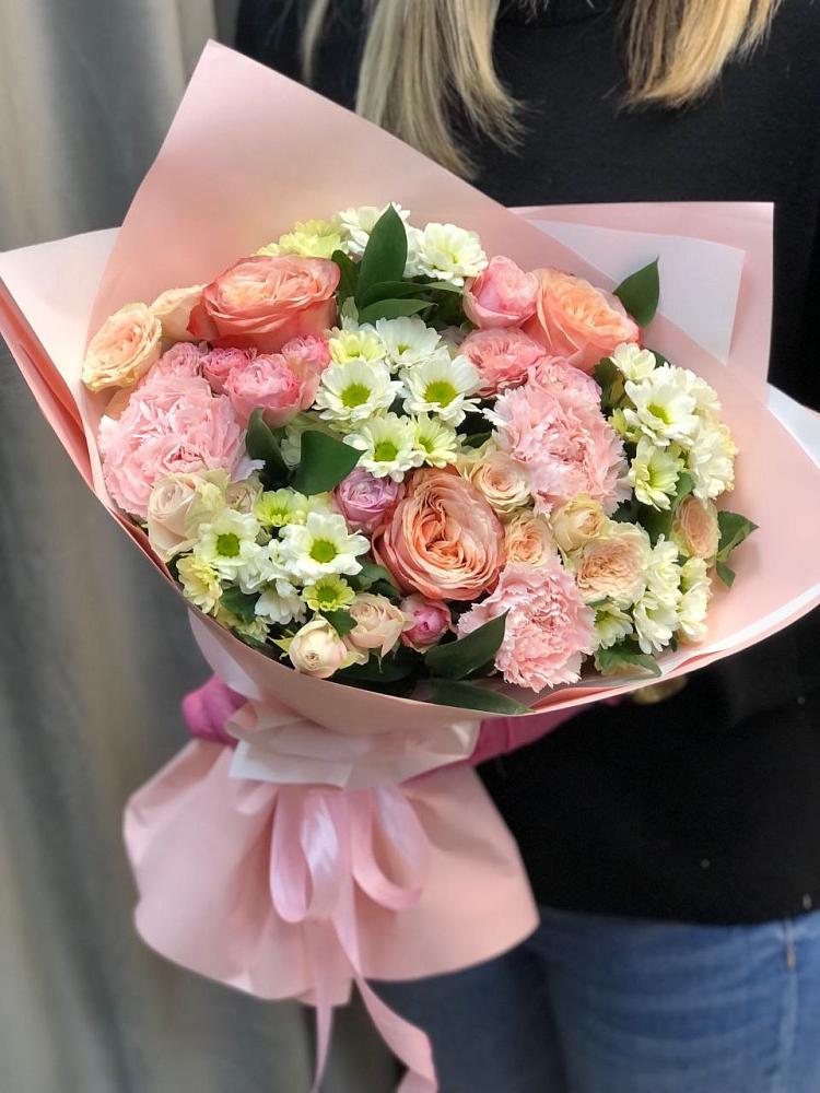 Букет цветов из: Гвоздики, Розы и Хризантемы в Усть-Калманке