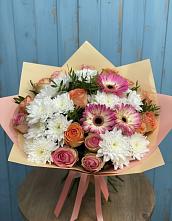 Букет цветов из:  Розы, Герберы и Хризантемы в Усть-Калманке