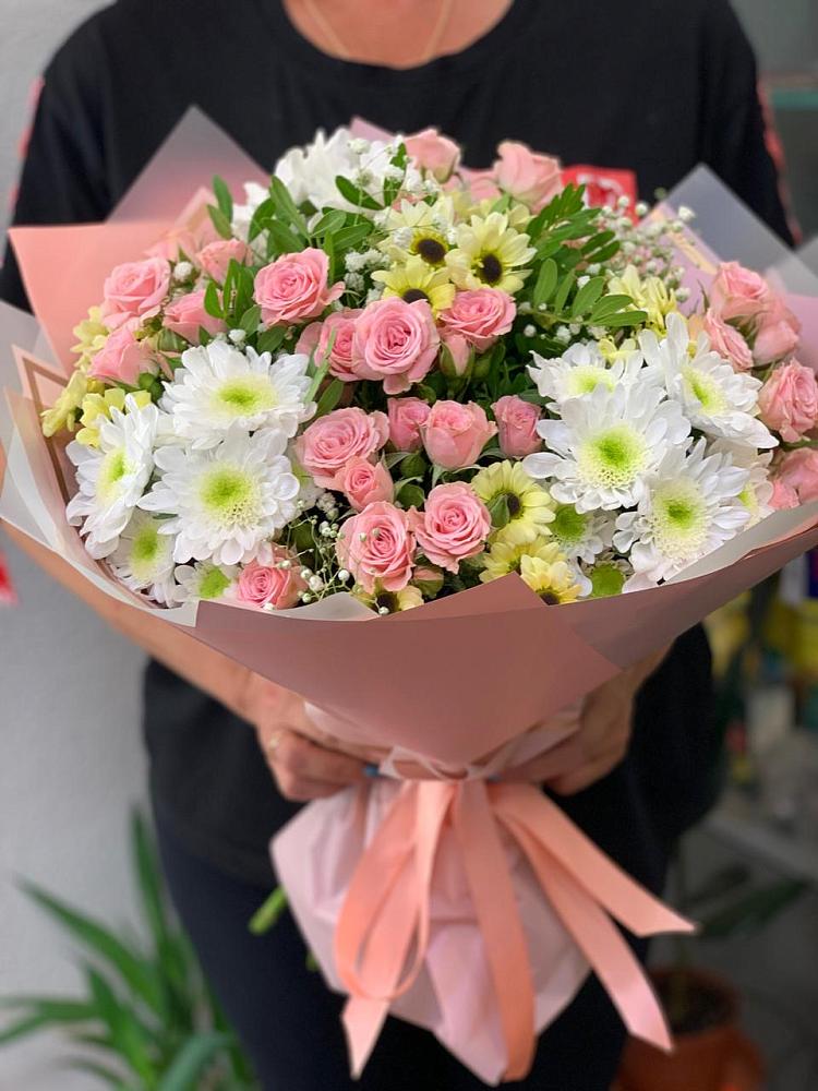 Букет цветов из: Розы и Хризантемы в Усть-Калманке