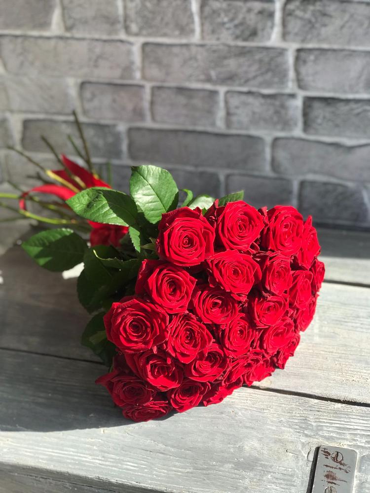 Букет Красные розы Фридом в Усть-Калманке