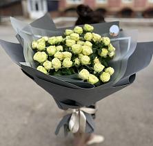 Букет Белые кустовые розы Солинеро в Усть-Калманке