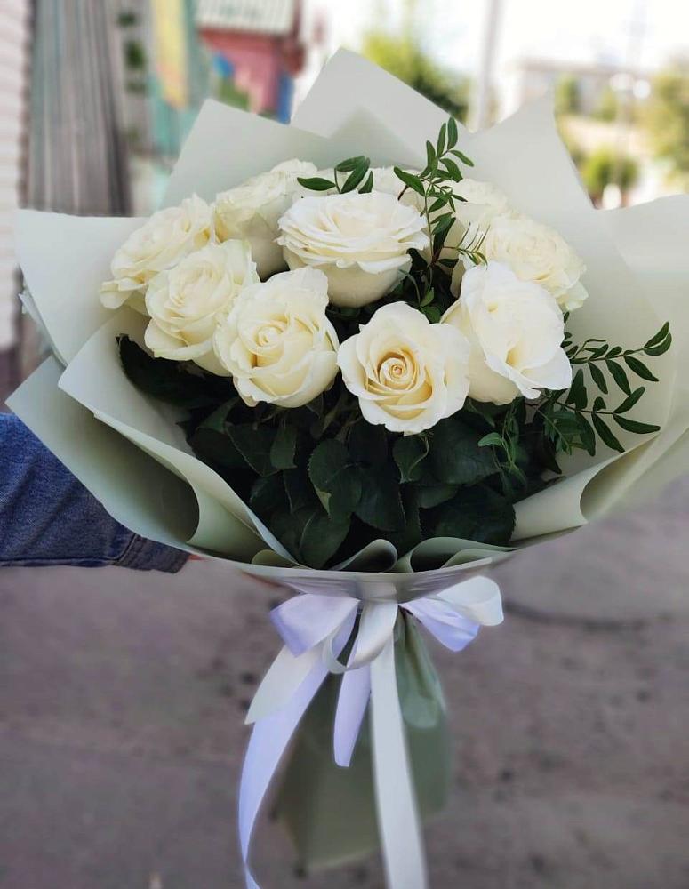 Букет Белые розы Проуд в Усть-Калманке