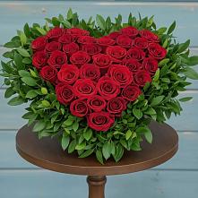 Цветочная композиция из Розы в виде сердца #REPLACE_PRED# Усть-Калманке