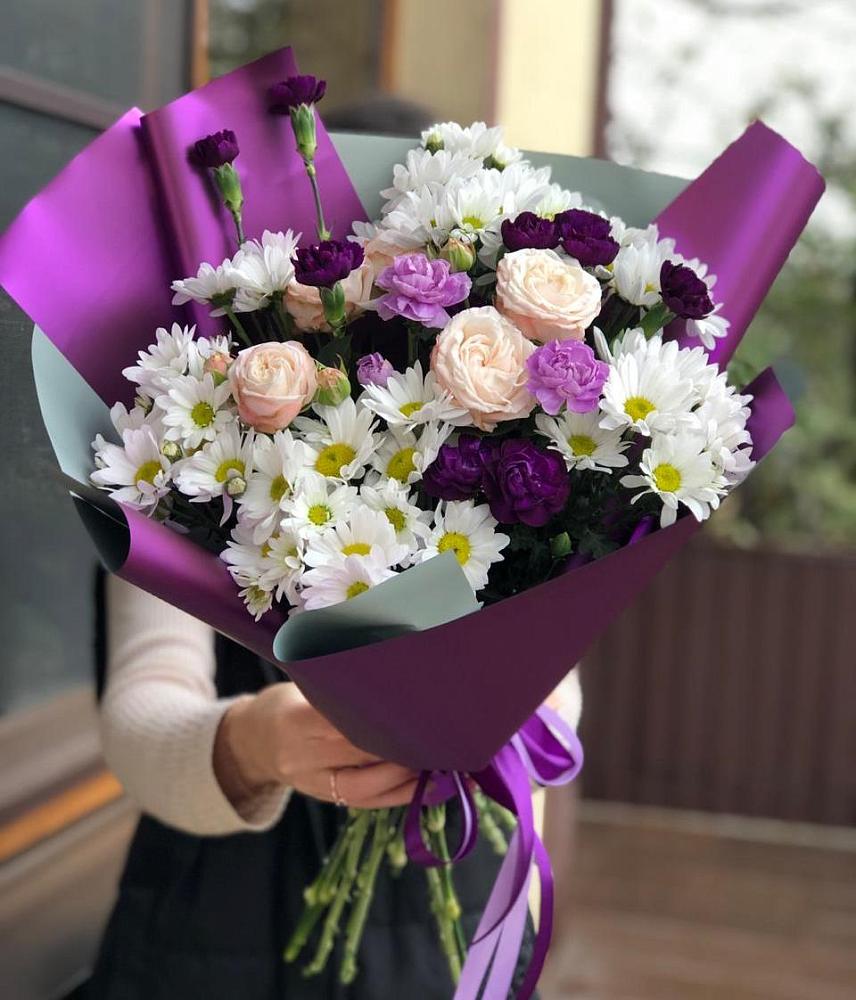 Букет цветов из: Хризантемы, Гвоздики и Розы в Усть-Калманке