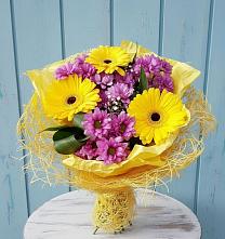 Букет цветов из:  Хризантемы и Герберы в Усть-Калманке