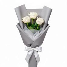 Букет 3 белые розы в Усть-Калманке