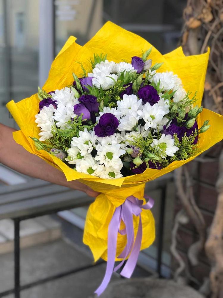 Букет цветов из: Ирисы, Хризантемы и Ромашки в Усть-Калманке