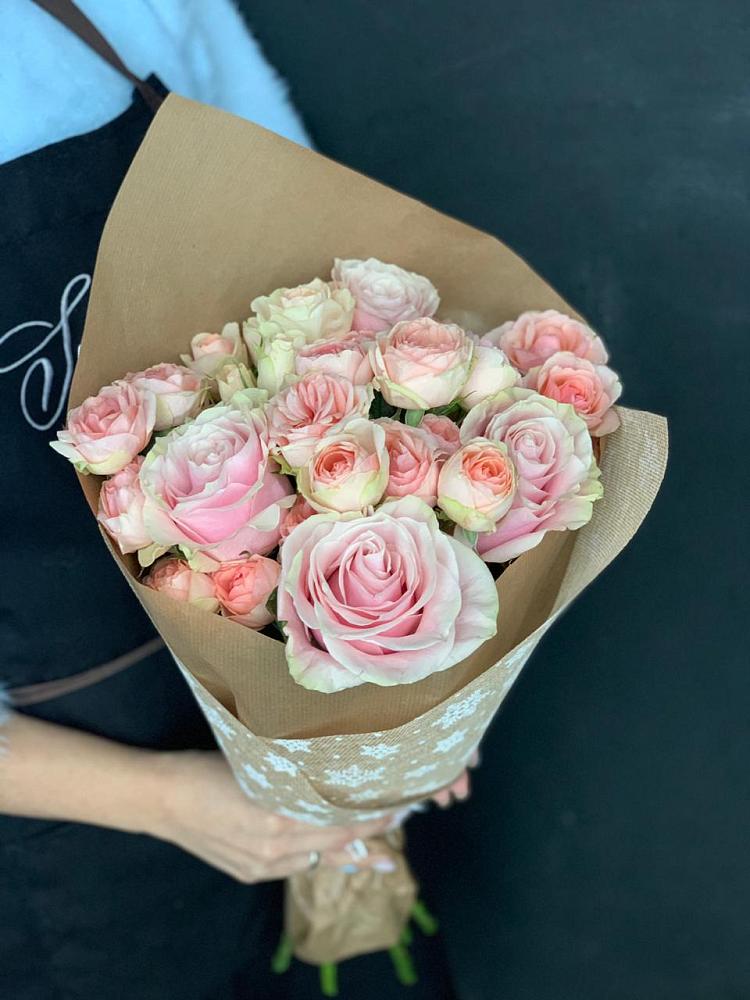 Букет цветов из: Хризантемы и Розы в Усть-Калманке