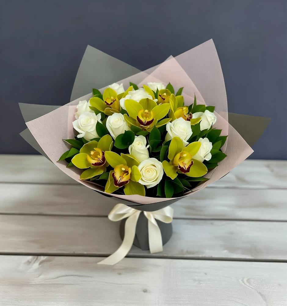 Букет цветов из: Орхидеи и Розы в Усть-Калманке