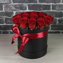 Цветочная композиция из Розы в шляпной коробке #REPLACE_PRED# Усть-Калманке