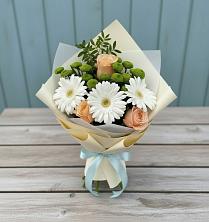 Букет цветов из:  Герберы, Розы и Хризантемы в Усть-Калманке