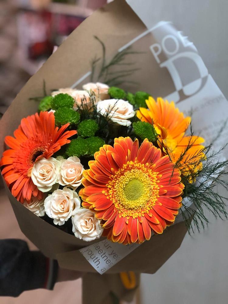 Букет цветов из: Герберы, Хризантемы и Розы в Усть-Калманке