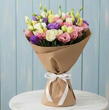 Букет цветов из:  Лизиантусы в Усть-Калманке