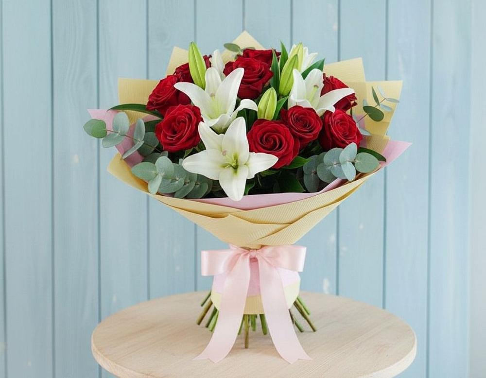 Букет цветов из: Лилии и Розы в Усть-Калманке